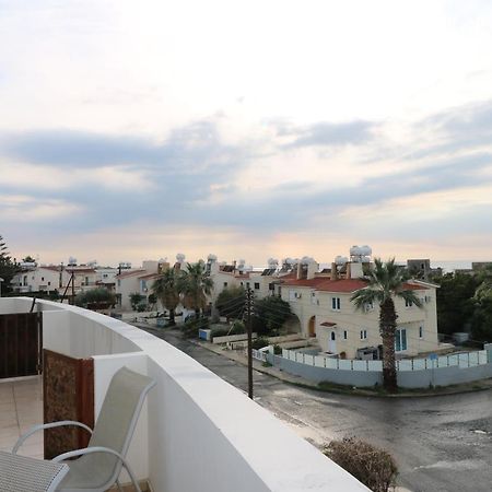 The Paradise Townhouses By Taimoura Paphos Exteriör bild