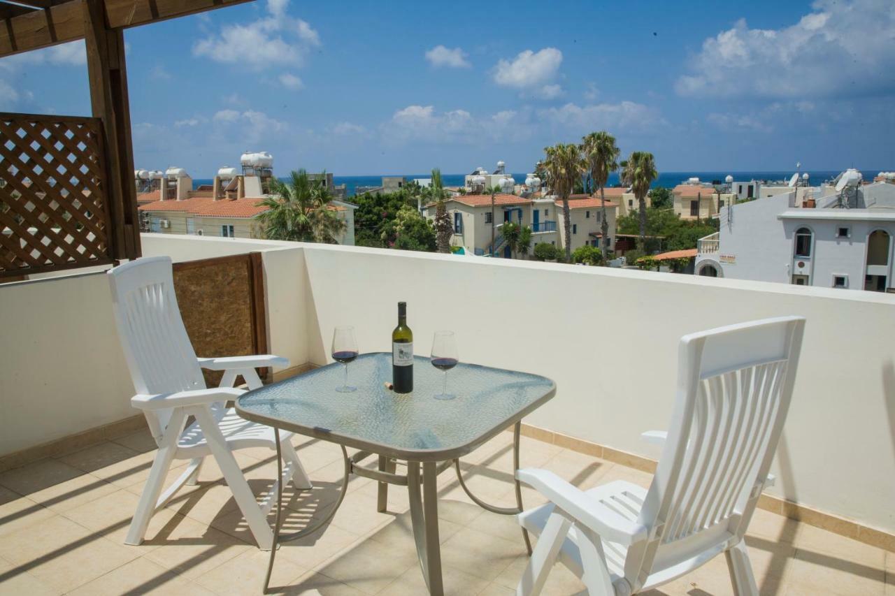The Paradise Townhouses By Taimoura Paphos Exteriör bild