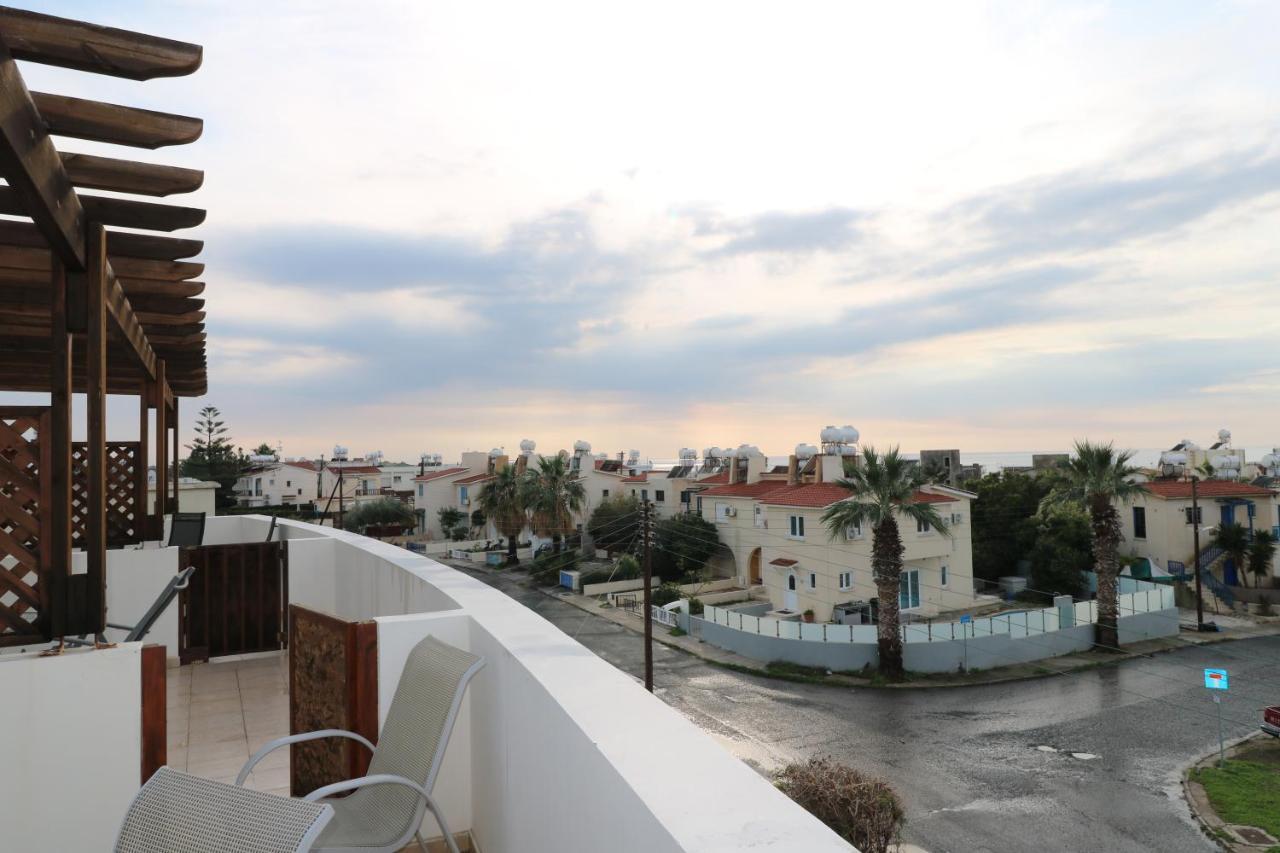 The Paradise Townhouses By Taimoura Paphos Exteriör bild