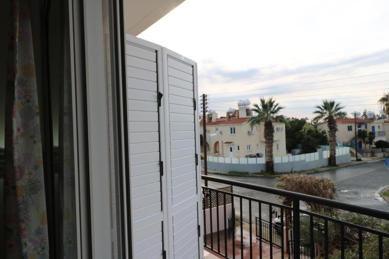 The Paradise Townhouses By Taimoura Paphos Exteriör bild