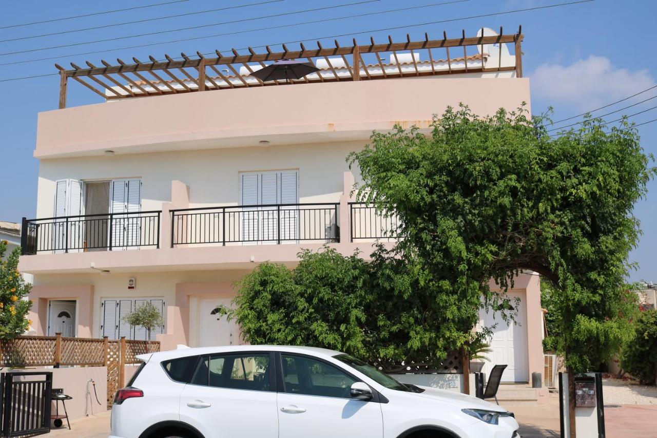 The Paradise Townhouses By Taimoura Paphos Exteriör bild